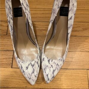 White House Black Market Women's White Snake-Print Pointed Pumps